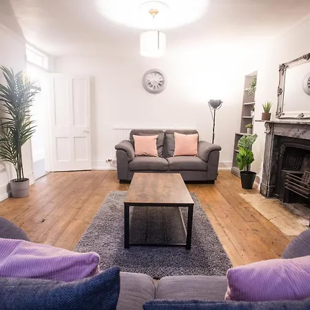 53 Pembroke Rd * Bristol