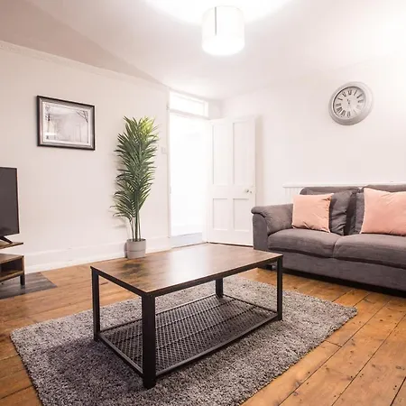 Apartment 53 Pembroke Rd *