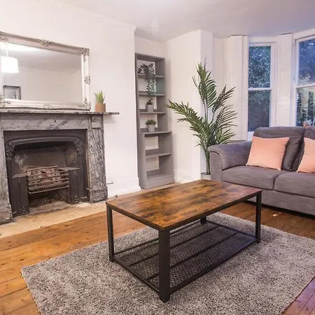 53 Pembroke Rd * Bristol